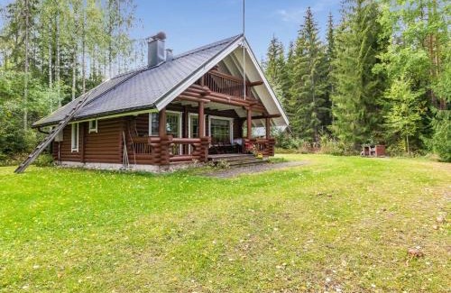 Hiukkajoki House | Holiday Home Vihreä mökki by Interhome