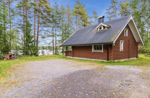 Hiukkajoki House | Holiday Home Vihreä mökki by Interhome