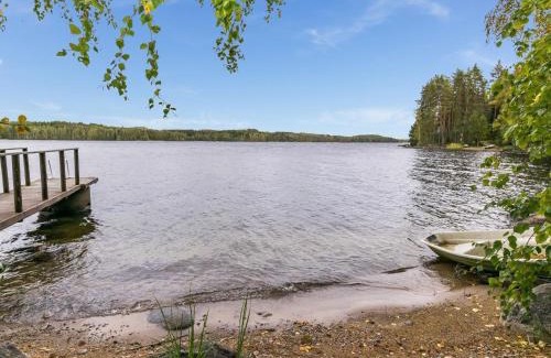Hiukkajoki House | Holiday Home Vihreä mökki by Interhome
