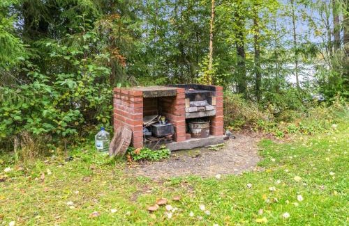 Hiukkajoki House | Holiday Home Vihreä mökki by Interhome