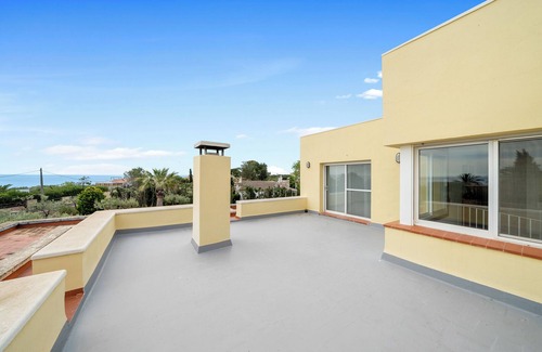 Roques Daurades House | Holiday Home "Vila Roser" close to the Sea with Private Pool & Wi-Fi