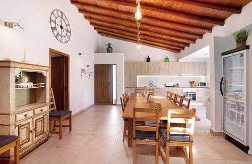 Albufeira House | Holiday Home 'Villa Assumadas' with Mountain View, Wi-Fi and Air Conditioning