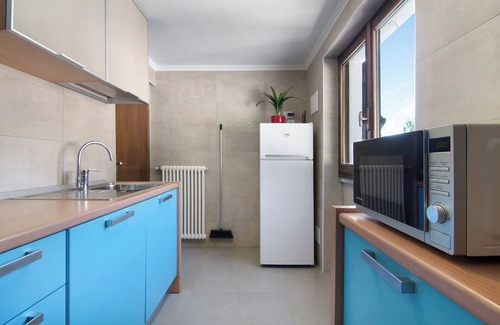 Domaso House | Holiday Home Villa Eden Jacuzzi Pool with Lake View, Wi-Fi & Terrace