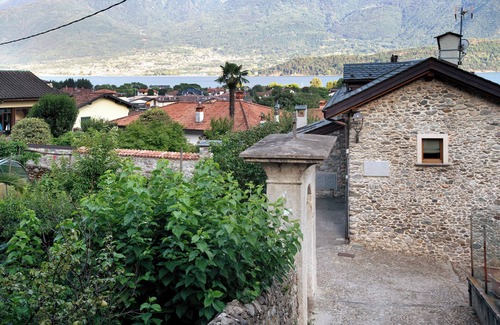Domaso House | Holiday Home Villa Eden Jacuzzi Pool with Lake View, Wi-Fi & Terrace