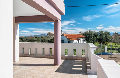 Kanelion House | Holiday Home 'Villa Elida' with Private Terrace, Wi-Fi and Air Conditioning