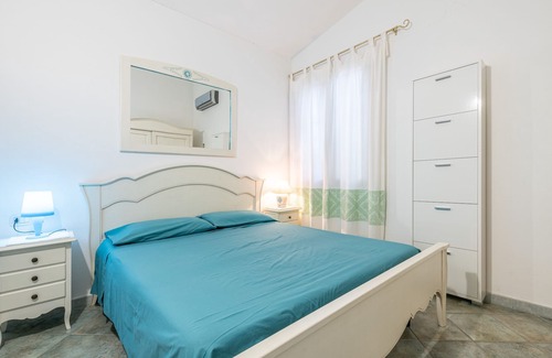 Canai House | Holiday Home 'Villa Chiara' with Mountain View, Garden & A/C