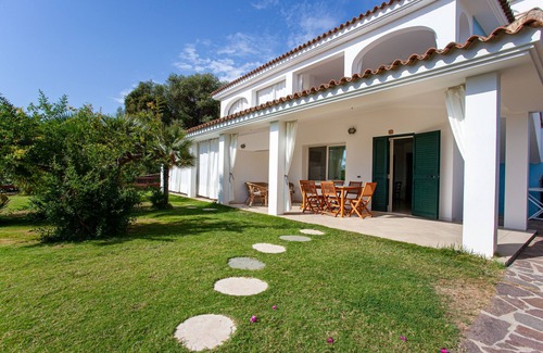 Sas Linnas Siccas House | Holiday Home ‘Villa Mula 1’ with Wi-Fi, Garden & Shared Pool