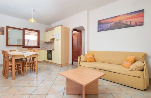 San Teodoro City Centre House | Holiday Home 'Villetta Bifamiliare 2' with Wi-Fi, A/C, Terrace & Garden