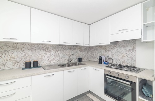 San Teodoro City Centre House | Holiday Home 'Villetta Li Menduli' with Private Terrace and Air Conditioning