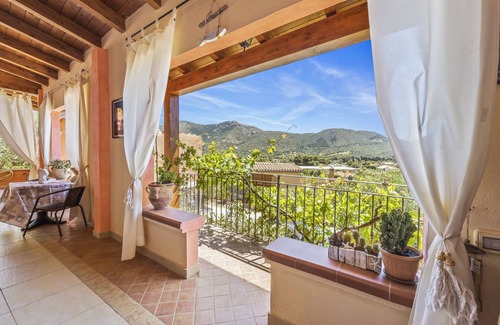 Solanas House | Holiday Home 'Villetta Degli Oleandri' with Sea View, Private Terrace and Air Conditioning