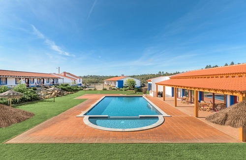 Sao Luis Apartment | Holiday Home 'Vitor Hugo' with Mountain View, Wi-Fi and Air Conditioning