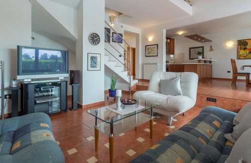 Nova Vas Villa | Holiday home with swimming pool only 7 km from Poreč and the sea