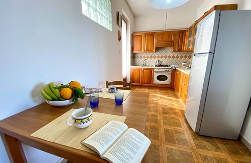 Sa Rocca Tunda House | Holiday Home with Patio 20 Steps to the Beach for Families and Groups