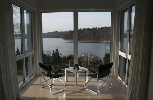 Strenglin House | Holiday home with 160sqm, right on the lake - with sauna