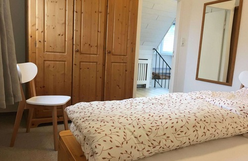 Dannau House | Holiday home with conservatory