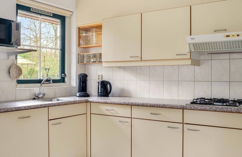 Hooghalen House | Holiday home with dishwasher, in a nature reserve