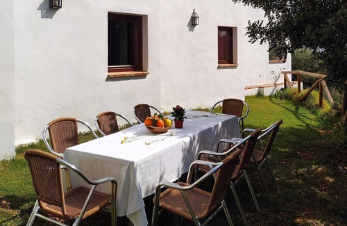 Hornachuelos Apartment | Holiday home with garden and gazebo