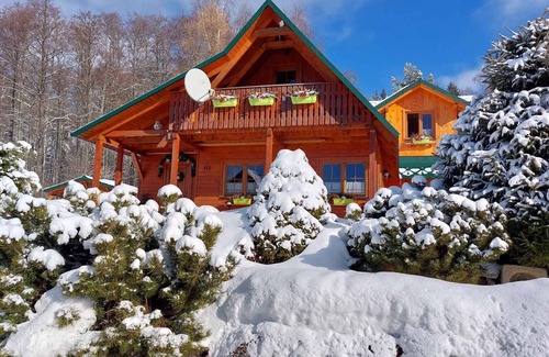 Marianska House | Holiday home with fireplace and sauna near the forest