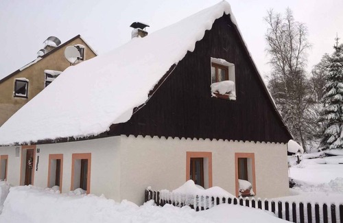 Pernink House | Holiday home with fireplace in the ski resort