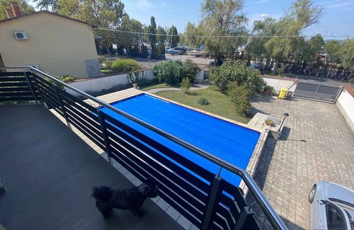 Balatonboglar House | Holiday home with an outdoor pool on the shore