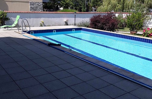 Balatonboglar House | Holiday home with an outdoor pool on the shore