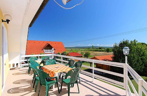 Balatonlelle House | Holiday home with Pool and Internet