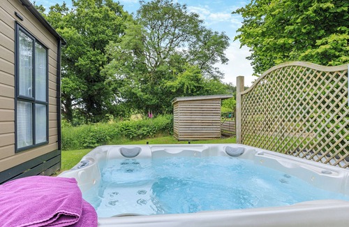 Axminster House | Holiday Home with one double and two twin bedrooms.