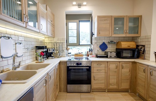 Lefktro House | Holiday home with private pool in quiet location, close to the Stoupa sandy beac