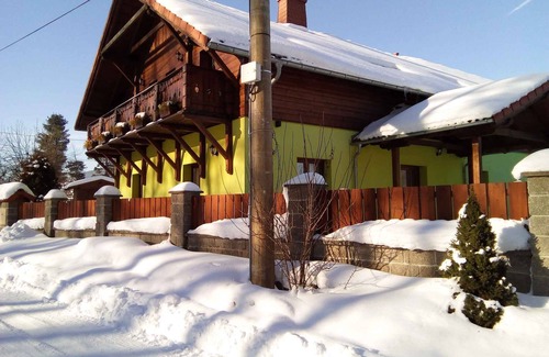 Hroznetin House | Holiday home with sauna and outdoor swimming pool