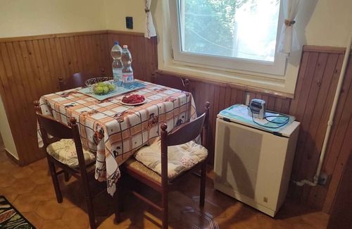 Gardony House | Holiday home with Wi-Fi and children's playground