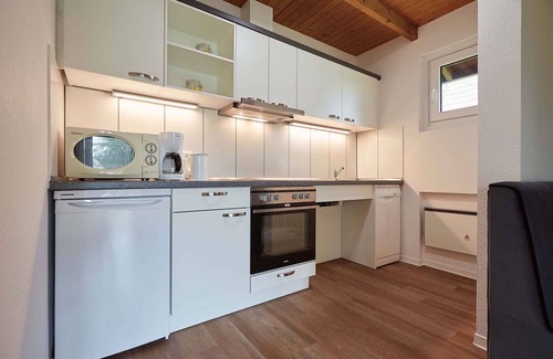 Damp House | Holiday home with WiFi and wellness area