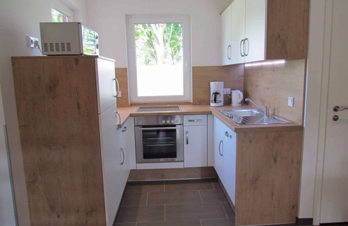 Damp House | Holiday home with WiFi and wellness area