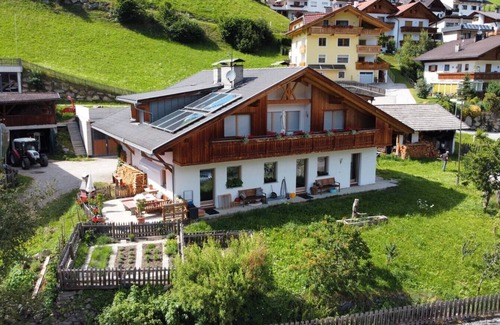 Acereto House | Holiday Home 'Xxl-appartement Moarhof' with Mountain View, Private Terrace and Wi-Fi