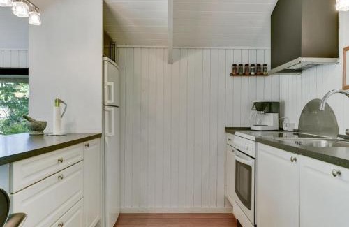 Skygge House | Holiday Home Yngve - 56-5km from the sea by Interhome