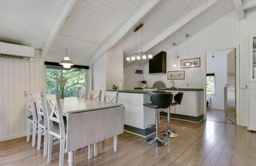 Skygge House | Holiday Home Yngve - 56-5km from the sea by Interhome
