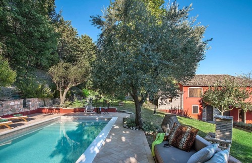 Acqualagna House | Holiday house Acqualagna for 1 - 10 persons with 5 bedrooms - Holiday home
