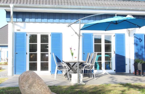 Altefaehr House | Holiday house Altefähr for 1 - 7 persons with 3 bedrooms - Twin house