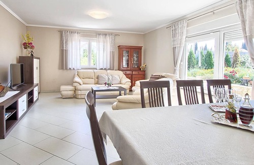 Cilipi House | Holiday house Cilipi for 1 - 8 persons with 4 bedrooms - Row house