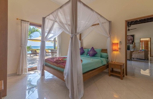 Lokapaksa House | Holiday house Desa Rangdu for 2 - 8 persons with 4 bedrooms - Holiday house