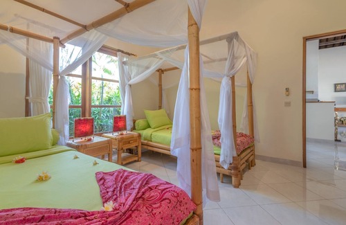 Lokapaksa House | Holiday house Desa Rangdu for 2 - 8 persons with 4 bedrooms - Holiday house