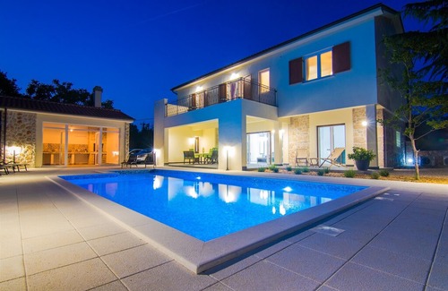 Gostinjac House | Holiday house Dobrinj for 1 - 8 persons with 3 bedrooms - Holiday home