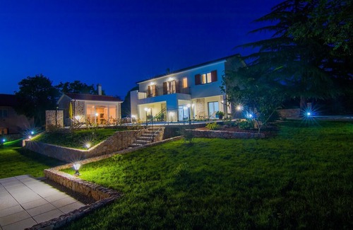 Gostinjac House | Holiday house Dobrinj for 1 - 8 persons with 3 bedrooms - Holiday home
