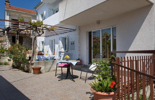 Veliki Drvenik House | Holiday house Drvenik Veliki for 1 - 6 persons with 3 bedrooms - Row house