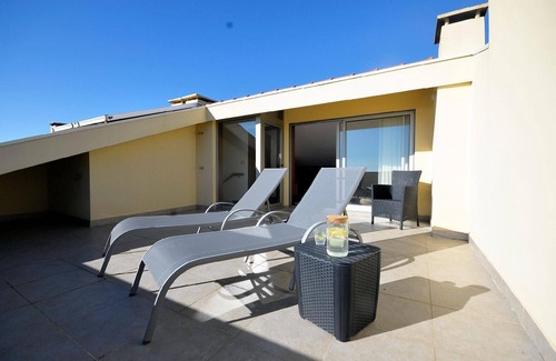 Viana do Castelo House | Holiday house Ferrais for 1 - 8 persons with 4 bedrooms - Row house