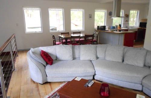 Margaret River House | Holiday House - Forest in the Town