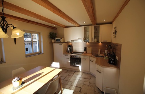 Oybin House | Holiday house "Gebirgshäusl Oybin" Zittau Mountains/Upper Lusatia + fireplace + surrounding area