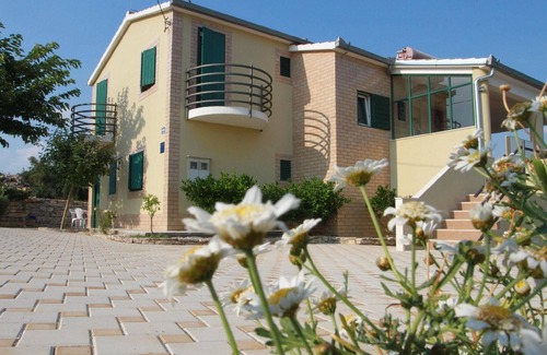 Solta House | Holiday house Grohote for 1 - 12 persons with 6 bedrooms - Row house