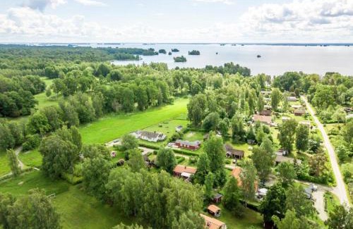 Lillkyrka House | Holiday house in Grythem, Orebro, within walking distance to lake