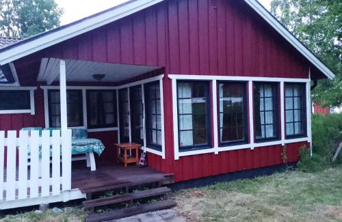 Lillkyrka House | Holiday house in Grythem, Orebro, within walking distance to lake