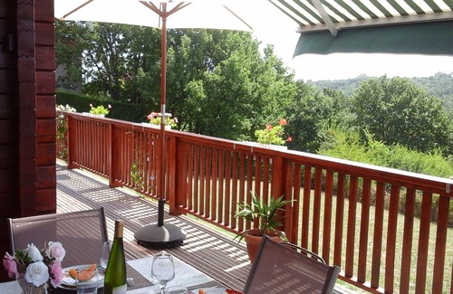 Moissac Ski Chalet | Holiday house in Moissac with WiFi